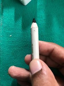 Mama Earth Kajal Pencil With Sharpner
