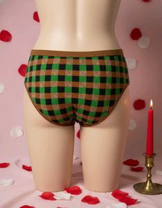 women L pantie brief