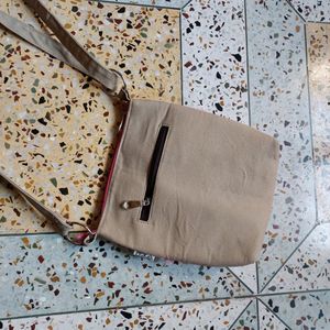 ELEGANT SLING BAG