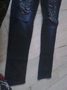 Black Jeans And Comtable