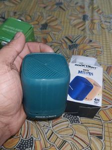 Portable Wireless Speakers but not working