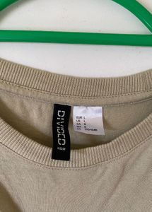 H&amp;M Graphic Crop Top
