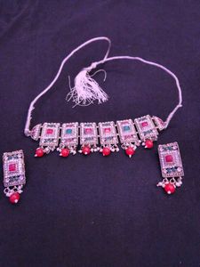 A Elegant Red Stone Necklace With Earings