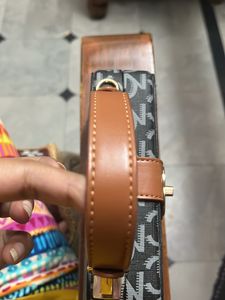 Box Sling Bag