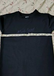Black T-SHIRT