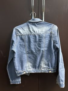DENIM WOMEN’s JACKET