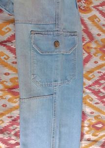 Levi&#39;s Light Wash Denim Cargo Pants