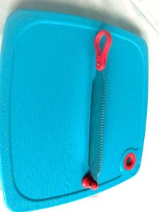 Vegetable Cutting Board with Safety Knife