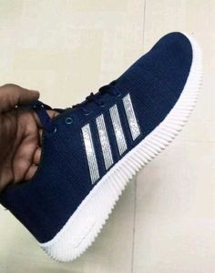 NEW NO USED SPORTS SHOES.