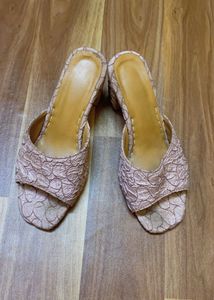 SOFT PINK HEELS