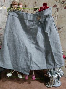 Women Checkered Skorts