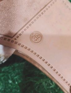 Embroidery woman sliders