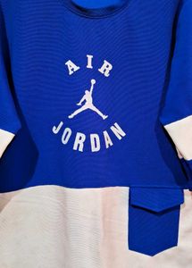Blue&amp;white T-shirt💙🤍