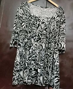 6 Tops &amp; 1 Winter Bedsheet Combo