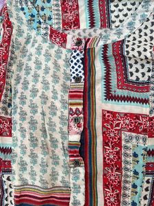 Latin Quarters Tie-up Sleeves Top