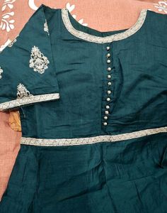 Elegant Green Embroidered Kurta