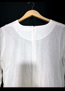 Branded White Top 🤍