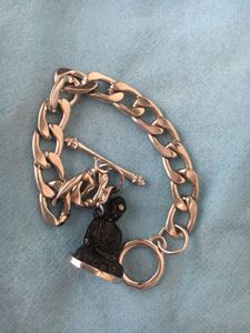 Elegant bracelet with buddha charm