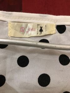 Q’ties White Short Sleeve Top