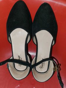 Elegant Black Ankle Strap Flats