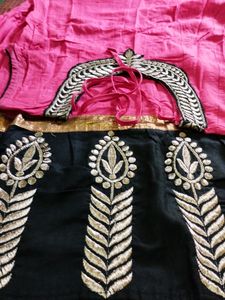 Hi Friends👭👬 This Is New Long Frock With Red And Black Combination With Gold Border And Cream Embriodery Work Large Size With Shirt Hands It&#39;s Beautiful Frock One Hour I Worn