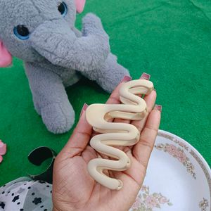 Fluffy Smile Hair Claw Clip