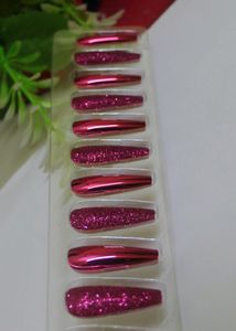Beautiful Artificial Nails With Sticker