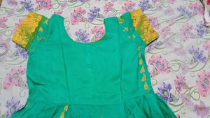 Elegant original PATTU Green &amp; Gold Maxi Dress