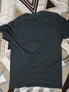 MAX Men&#39;s Basic Tee - Size Medium