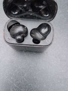 141 Earbuds Boat