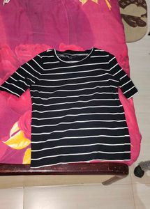 Code By Lifestyle Black And White Strips Top