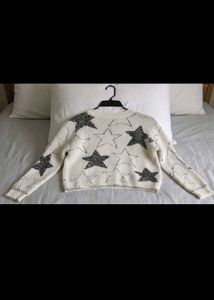 Star Pattern Cropped Sweater