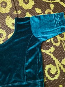 Valvate Blouse