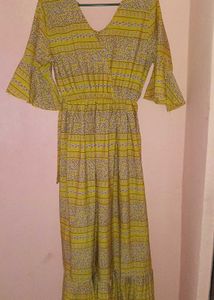 Bright&breezy yellow maxi dress with floral print