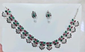 Elegant Silver Tone Necklace Set