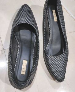 Elle Brand Low Heels Bellies