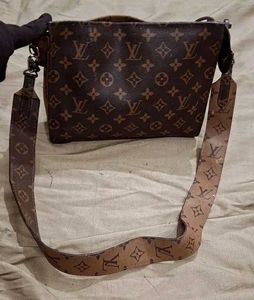 Louis Vuitton (Non Authentic)