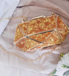 Women Diamond Shape Marble Clutch(Detachable Strap