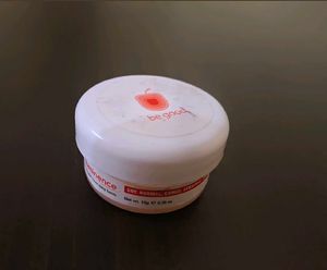 &#34;Hydrates deeply, repairs cracks Night Lip Mask