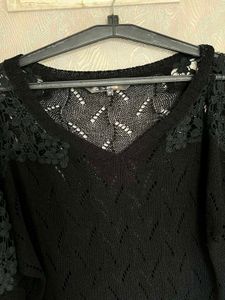 Net Black Top