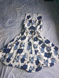 Floral Print Dress🤍💙✨