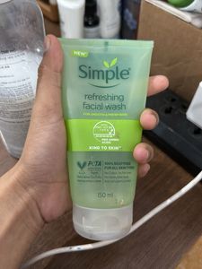 Simple Refreshing Facial Wash