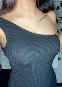 One shoulder body hugging dress