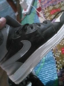 Cool Black &amp; White Sneakers