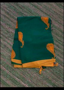 Elegant Green Saree (Women's)