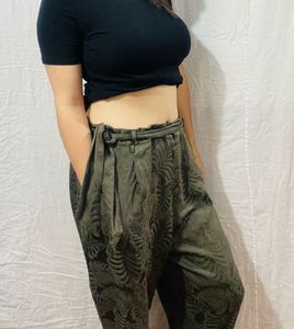 🌈H&amp;M High-Waisted Oilve Green Trouser