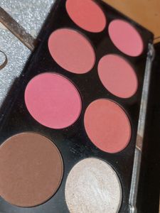Miss Claire Blush, Highlighter And Contour Palett