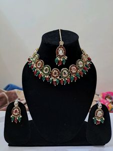 Beautiful Necklace Set With Earrings And Mang Tika