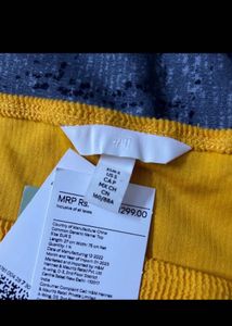 H&amp;M Cute Orange Square Neck Crop Top