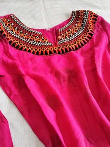 Pink Embroidered Neck Kurti ❣️